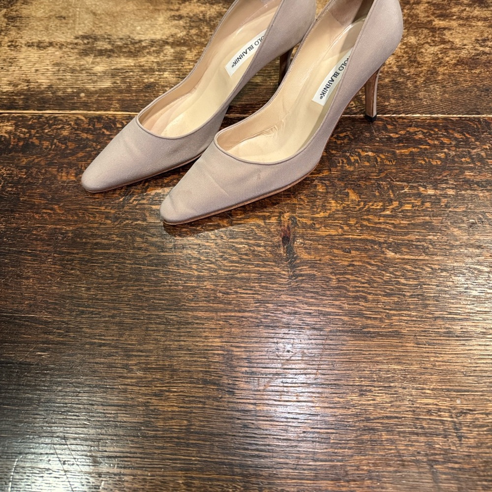 Elegant Taupe Heels silk Manolo Blahnik, very good condition